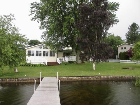 711 Thompson Dr, Stanton, MI 48888 photo 1