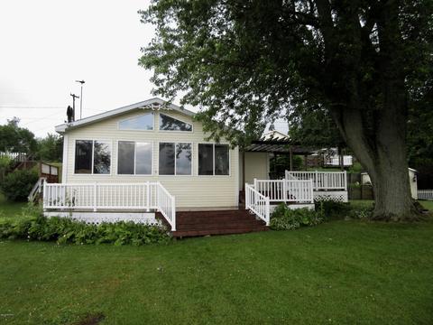 711 Thompson Dr, Stanton, MI 48888 photo 3
