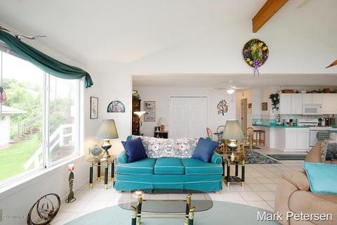 711 Thompson Dr, Stanton, MI 48888 photo 8