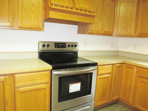 404 E 3rd St, Lawton, MI 49065 photo 4