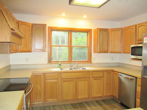 404 E 3rd St, Lawton, MI 49065 photo 2
