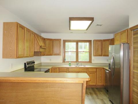 404 E 3rd St, Lawton, MI 49065 photo 9