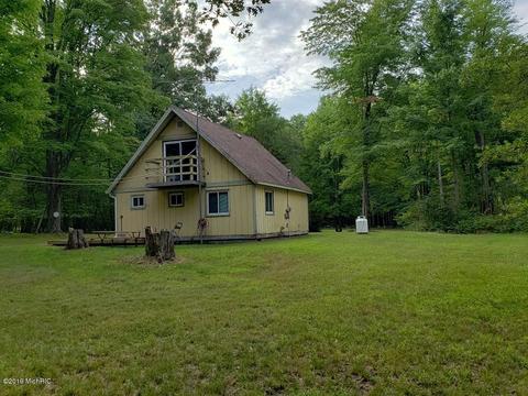 6067 E 2 Mile Rd, White Cloud, MI 49349 photo 5