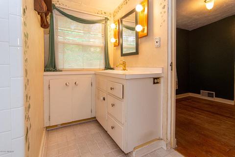 725 S 3rd St, Niles, MI 49120 photo 26
