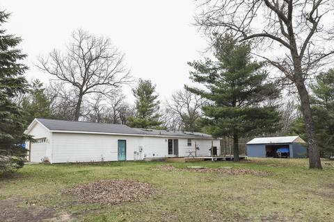 2208 E 95th St, Newaygo, MI 49337 photo 1