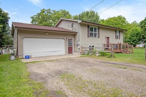 227 Mill St, Newaygo, MI 49337 photo 2