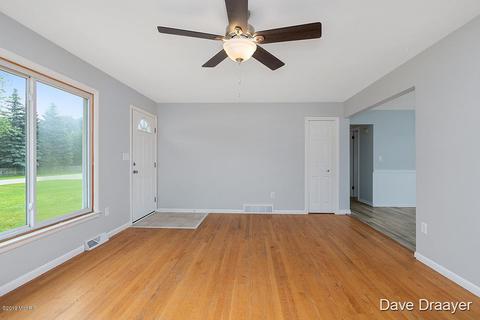 2130 Pine St, Jenison, MI 49428 photo 4