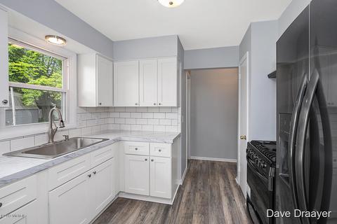 2130 Pine St, Jenison, MI 49428 photo 6