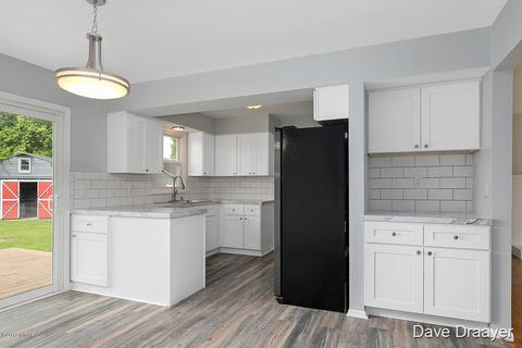 2130 Pine St, Jenison, MI 49428 photo 5
