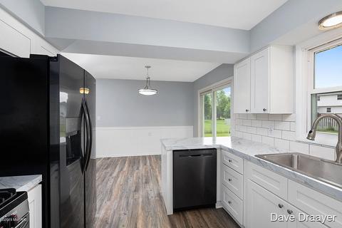 2130 Pine St, Jenison, MI 49428 photo 8
