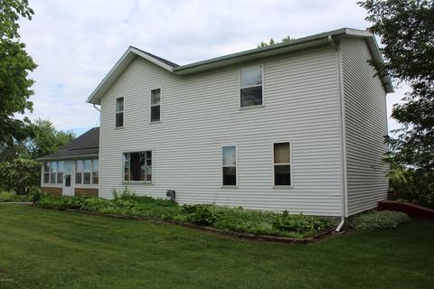 6492 E Stanton Rd, Stanton, MI 48888 photo 2