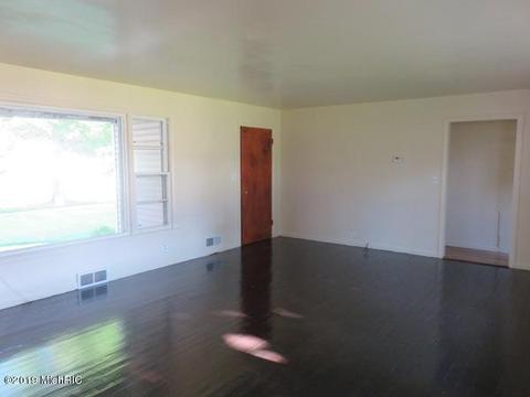 116 N Walker St, Bronson, MI 49028 photo 7
