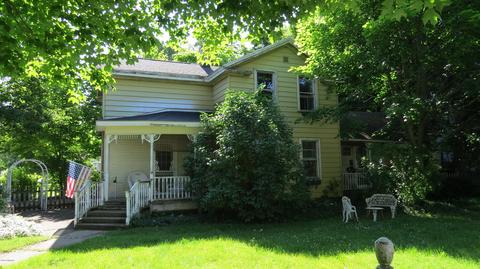 204 E Grant St, Plainwell, MI 49080 photo 3