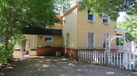 204 E Grant St, Plainwell, MI 49080 photo 2