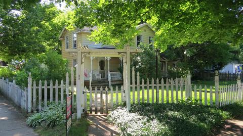 204 E Grant St, Plainwell, MI 49080 photo 4