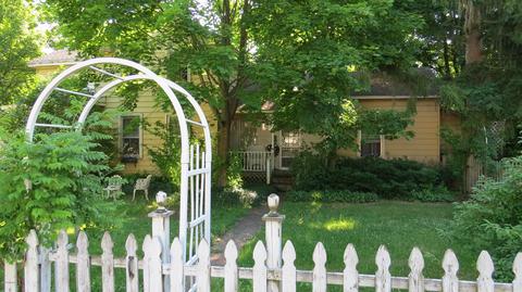 204 E Grant St, Plainwell, MI 49080 photo 5