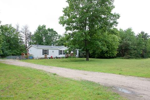 5060 W Jack Pine Dr, Grant, MI 49327 photo 4