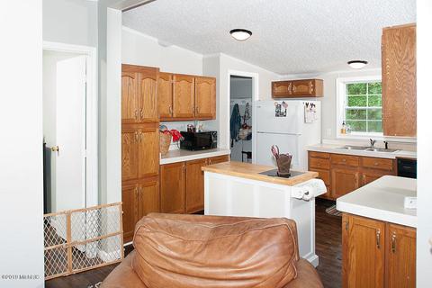 5060 W Jack Pine Dr, Grant, MI 49327 photo 11