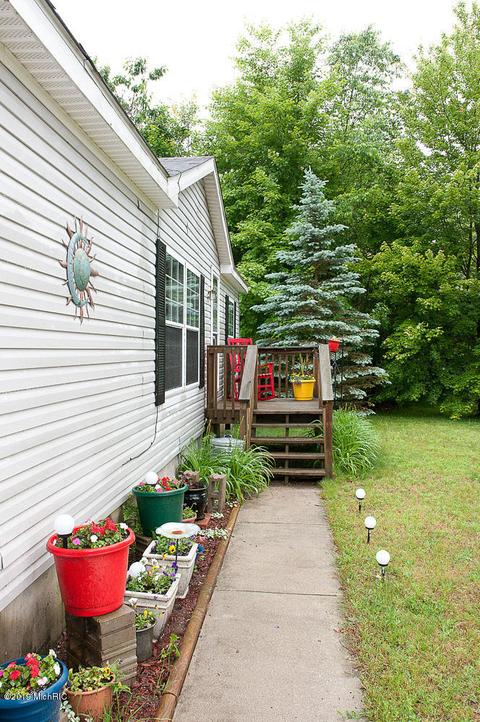 5060 W Jack Pine Dr, Grant, MI 49327 photo 8