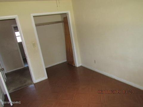 505 East Dr, Marshall, MI 49068 photo 9