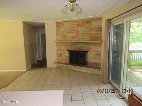505 East Dr, Marshall, MI 49068 photo 4