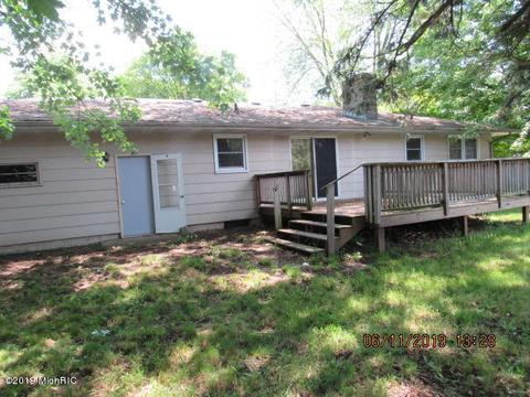 505 East Dr, Marshall, MI 49068 photo 2