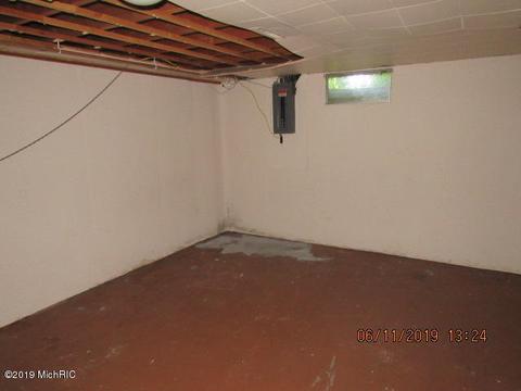 505 East Dr, Marshall, MI 49068 photo 11