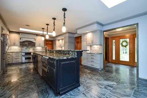7670 Timber Bluff Dr SE, Ada, MI 49301 photo 7