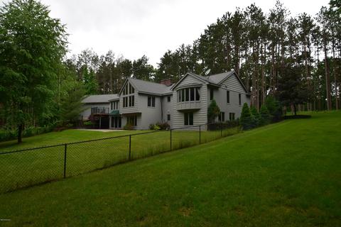 7670 Timber Bluff Dr SE, Ada, MI 49301 photo 30