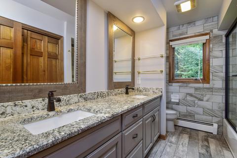 7670 Timber Bluff Dr SE, Ada, MI 49301 photo 18