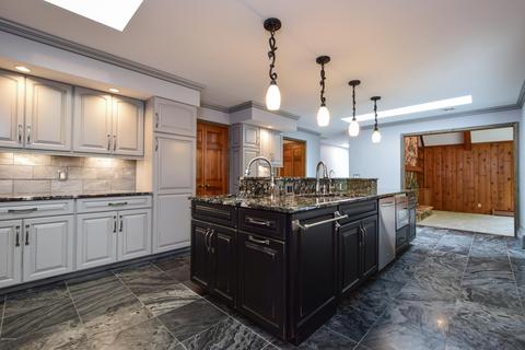 7670 Timber Bluff Dr SE, Ada, MI 49301 photo 9
