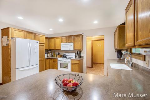 3647 20th St, Dorr, MI 49323 photo 5