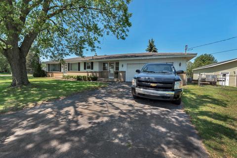 7619 Chickadee Dr, Jenison, MI 49428 photo 2