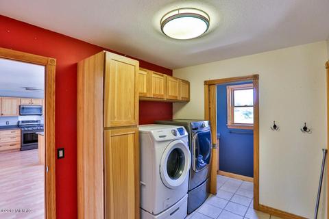 1067 E Beard Rd, Perry, MI 48872 photo 9
