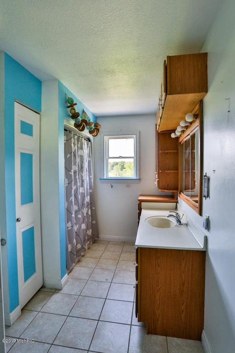 1067 E Beard Rd, Perry, MI 48872 photo 14