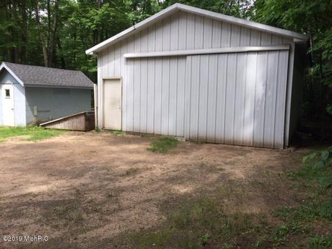 3431 Wolf Lake Dr, Baldwin, MI 49304 photo 3