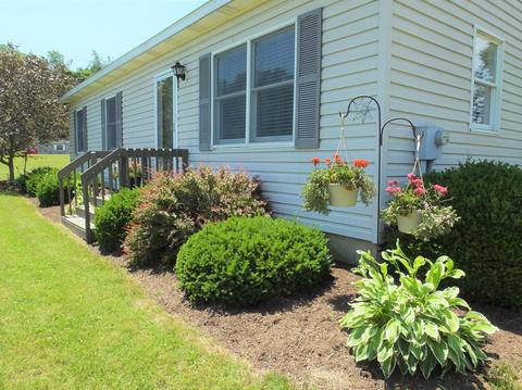6066 Tanglewood Dr, Lowell, MI 49331 photo 3