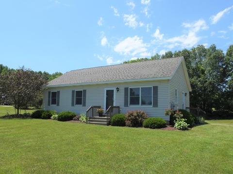 6066 Tanglewood Dr, Lowell, MI 49331 photo 1