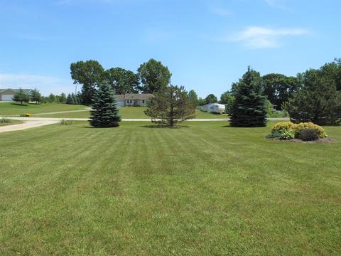 6066 Tanglewood Dr, Lowell, MI 49331 photo 2