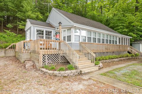 83 Willow Ln, Newaygo, MI 49337 photo 1