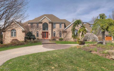 8075 28th St SE, Ada, MI 49301 photo 1