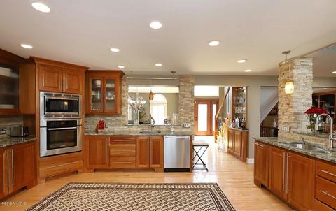 8075 28th St SE, Ada, MI 49301 photo 10