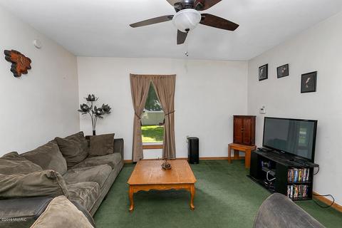 146 S Benson St, White Cloud, MI 49349 photo 4