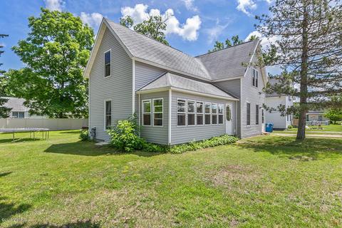 146 S Benson St, White Cloud, MI 49349 photo 1