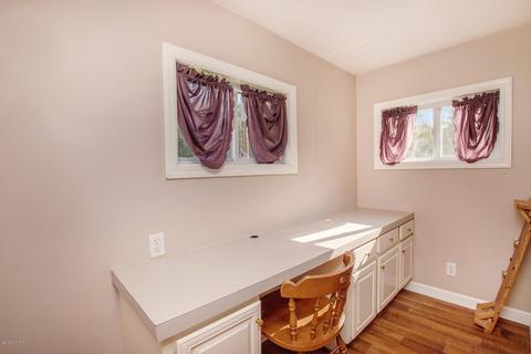 826 E Main St, Lowell, MI 49331 photo 11