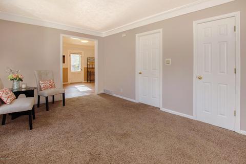 826 E Main St, Lowell, MI 49331 photo 4