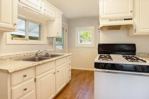 826 E Main St, Lowell, MI 49331 photo 8