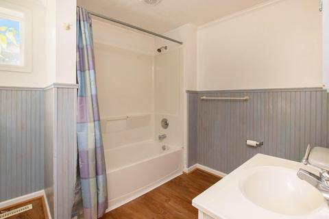 826 E Main St, Lowell, MI 49331 photo 9