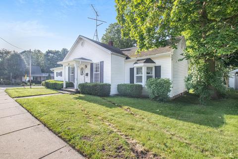 826 E Main St, Lowell, MI 49331 photo 15