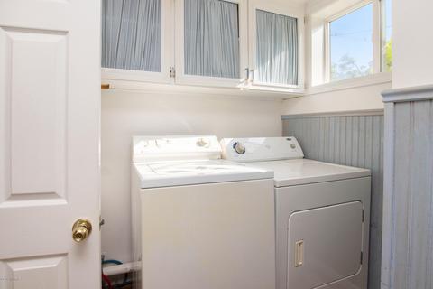 826 E Main St, Lowell, MI 49331 photo 10